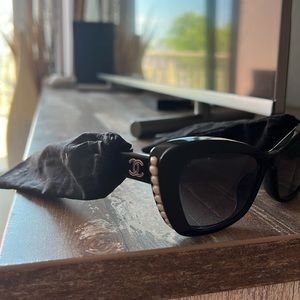 Chanel cat eye sunglasses with pearl design